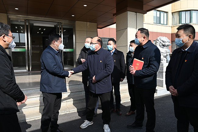 濱?？h領導仇飛一行到淮海走訪慰問.jpg
