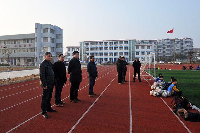 鹽城市體育局一行來淮海農場學校檢查工作.jpg